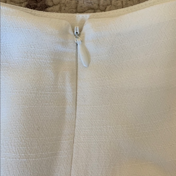 cupcakes & cashmere Cream High-Low Skirt - Picture 5 of 7